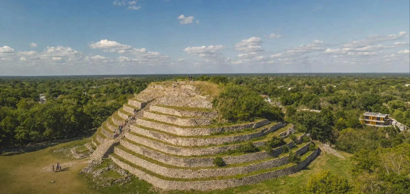 Pirámide de Kinich Kak Moo en Izamal, Yucatán