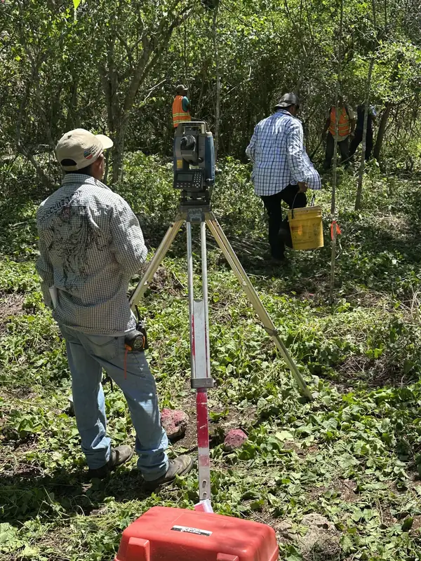 Topografía y trazo del terreno